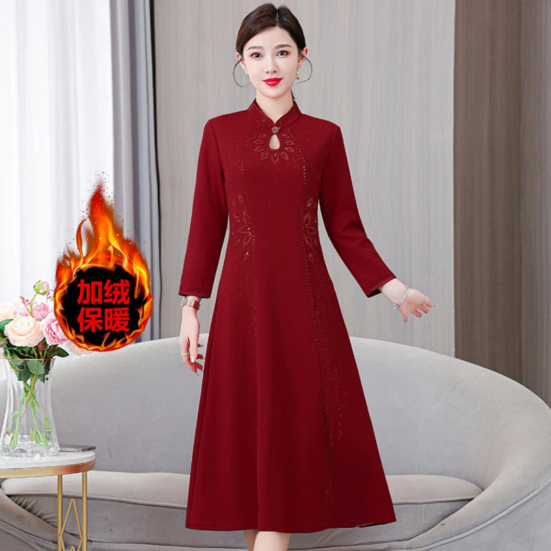 加绒加厚喜婆婆红色旗袍连衣裙秋冬季妈妈装高贵婚宴会中长款裙子