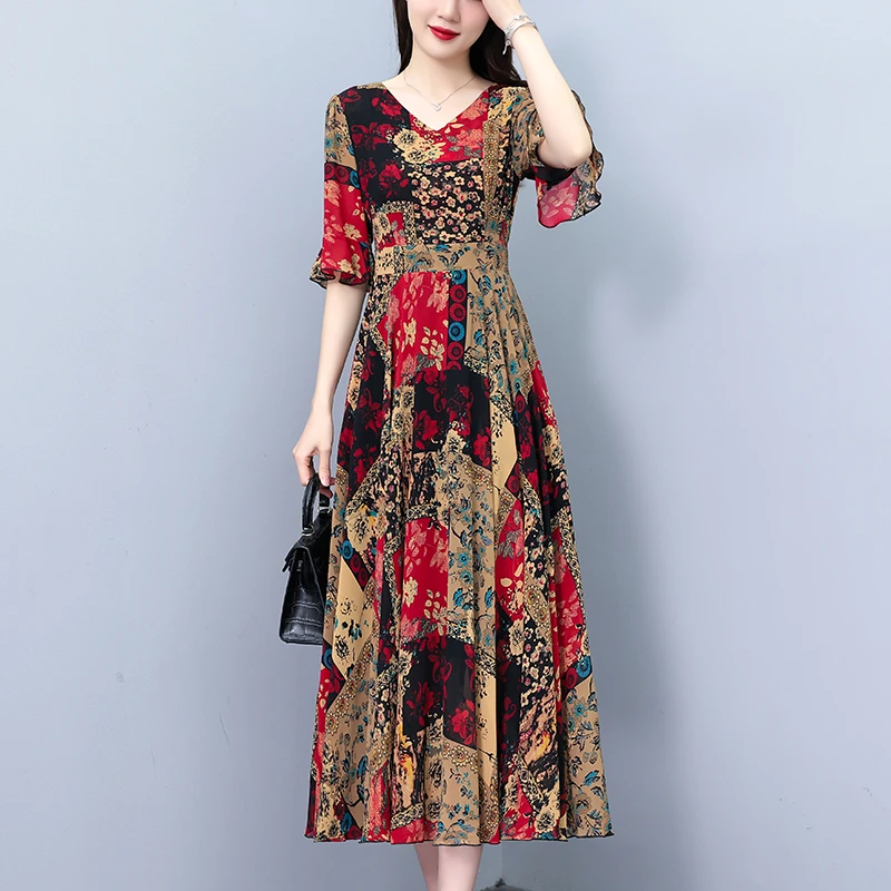 2025夏季新款印花真丝连衣裙长款大码遮肚显瘦妈妈沙滩大摆长裙子