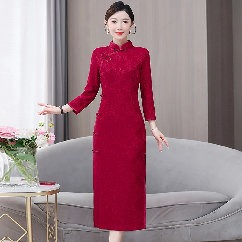 酒红色旗袍复古改良喜婆婆婚宴会2025新款秋冬长款喜妈妈装长裙子