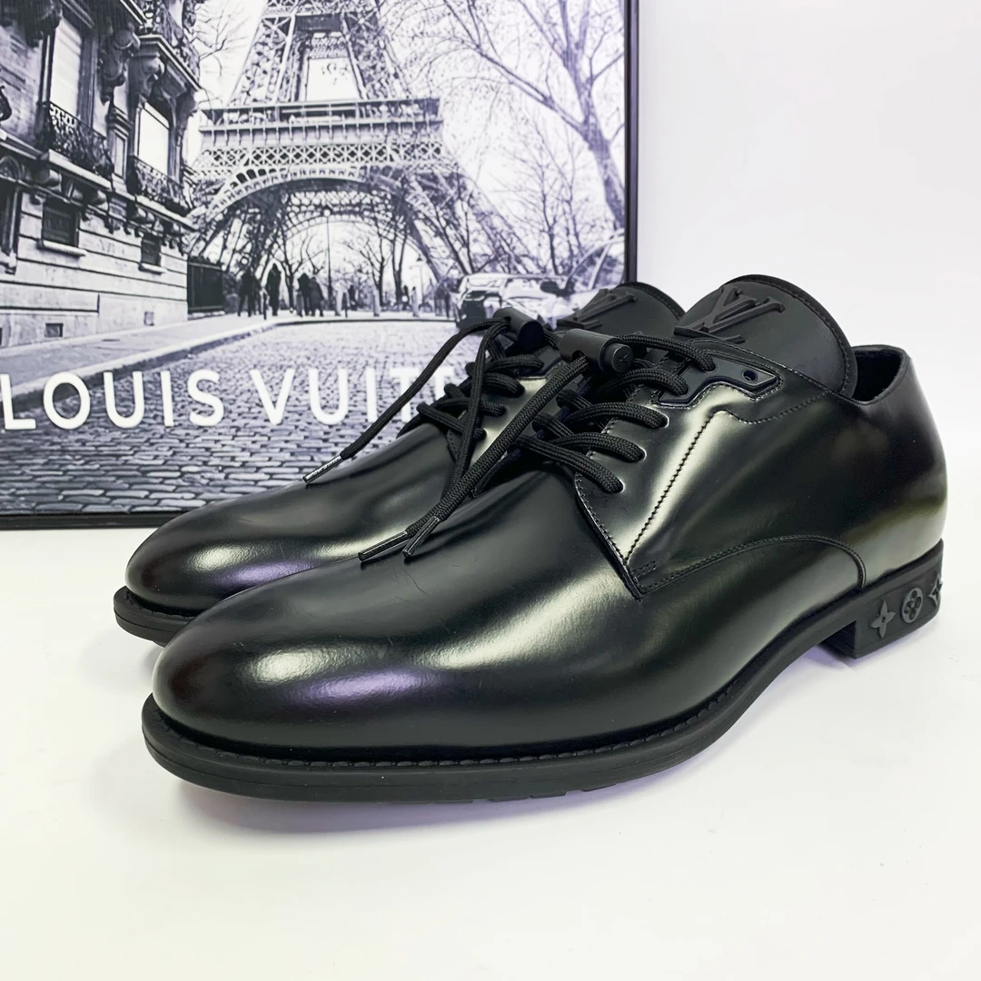 未使用 LouisVuitton/路易威登 LV黑色皮面鞋舌带logo皮鞋