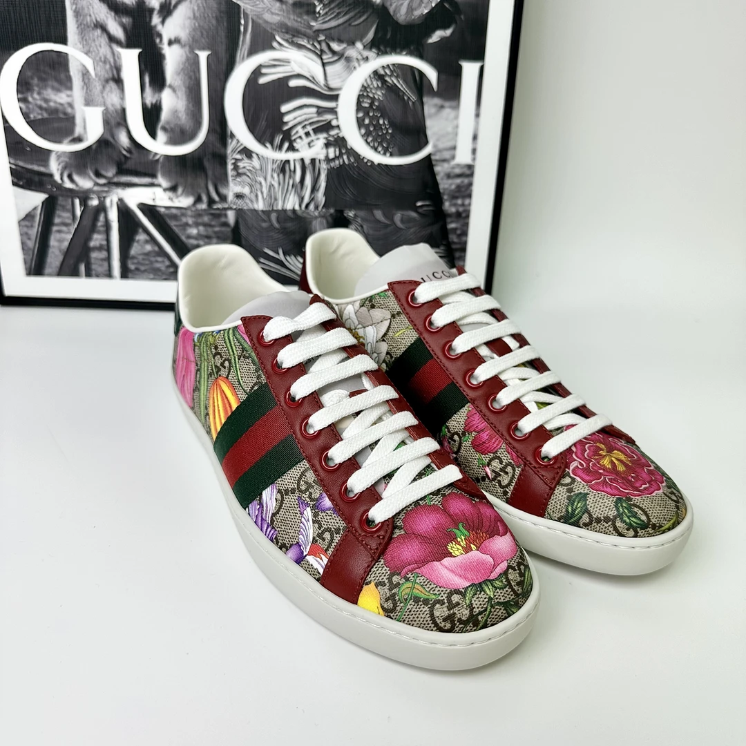 全新未使用 GUCCI/古驰 Gucci乌木色花卉满印板鞋/公价7200/全新