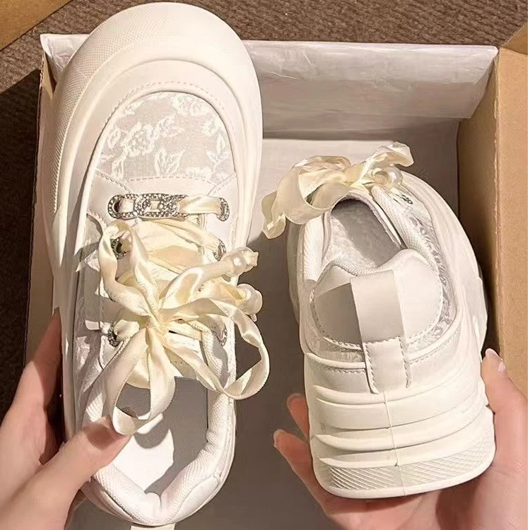 赵露思同款新中式厚底大头鞋2024新款绸缎小白鞋高颜值刺绣鞋A666