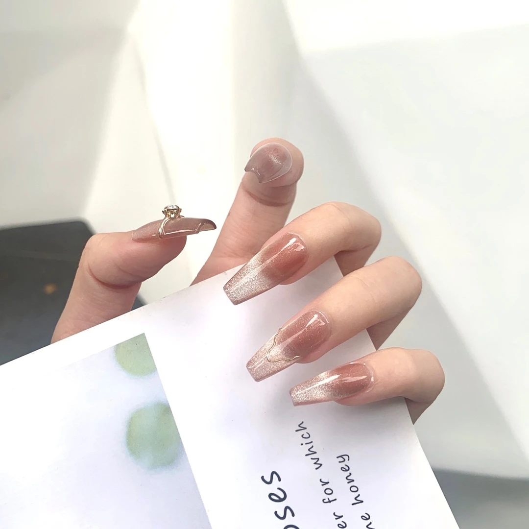 GIRLPLUS『雪吻戒指』猫眼渐变中长款钻饰美甲贴片免烤纯手工穿戴甲