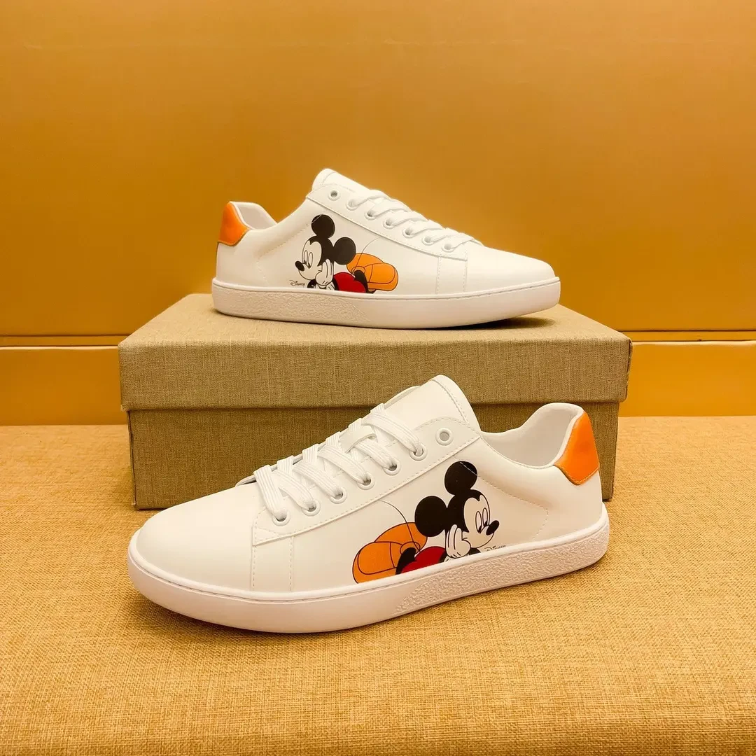 欧洲站轻奢时尚白色卡通唐老鸭透气舒适百搭休闲板鞋男士夏季潮鞋