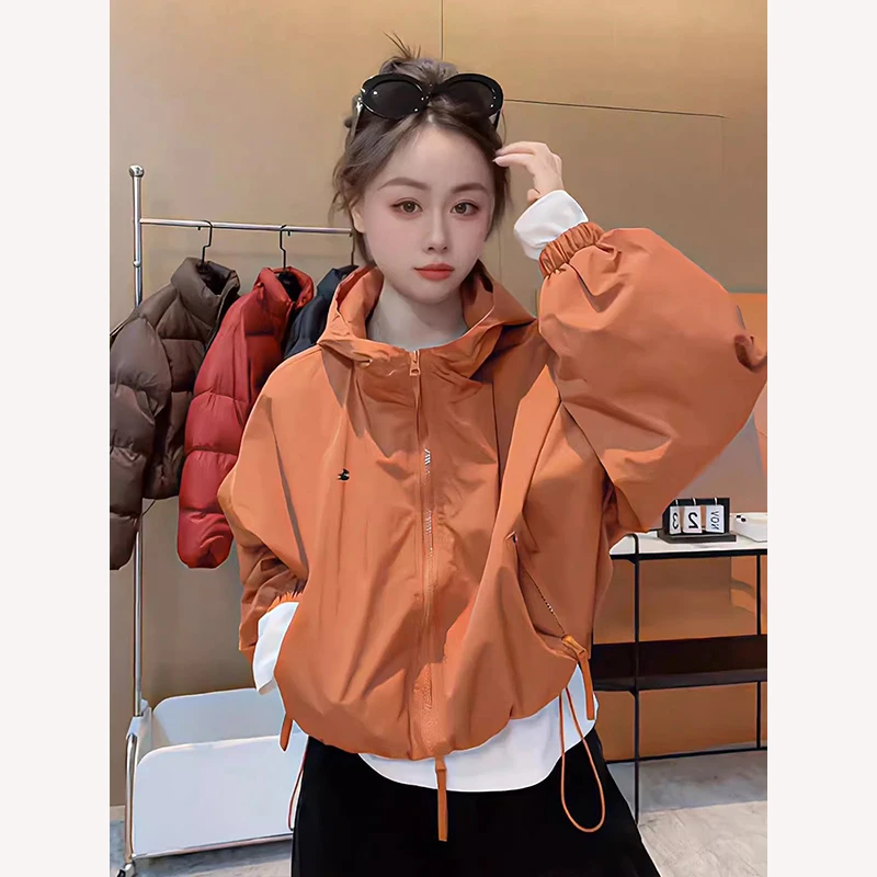短外套女小个子2025春秋新款连帽休闲下摆抽绳冲锋衣潮