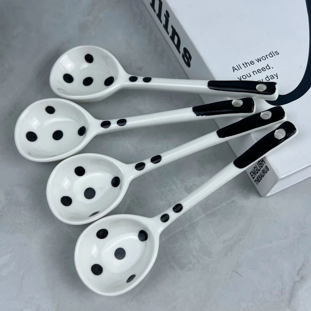 赫本风创意陶瓷勺4/6支装 釉下彩饭勺甜品勺可爱手绘长柄勺子网红