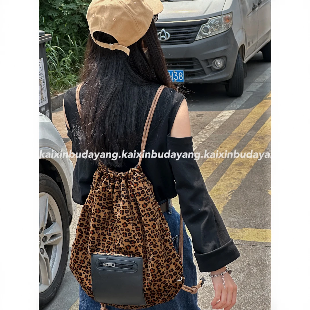 【开心不打烊】豹子女士 潮出街豹纹抽绳双肩包复古小众包包个性