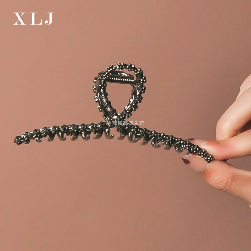 夕阳古堡网红2025潮款发夹黑色金属抓夹大后脑勺鲨鱼夹发夹气质