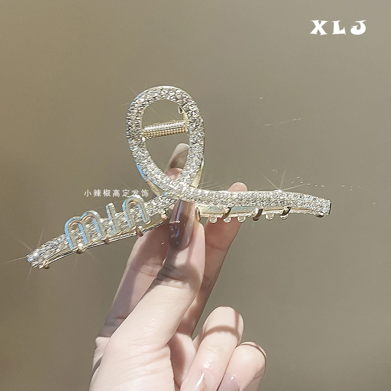 雅丹2024秋冬韩国高级感金属抓夹女气质后脑勺发夹鲨鱼夹水钻网红