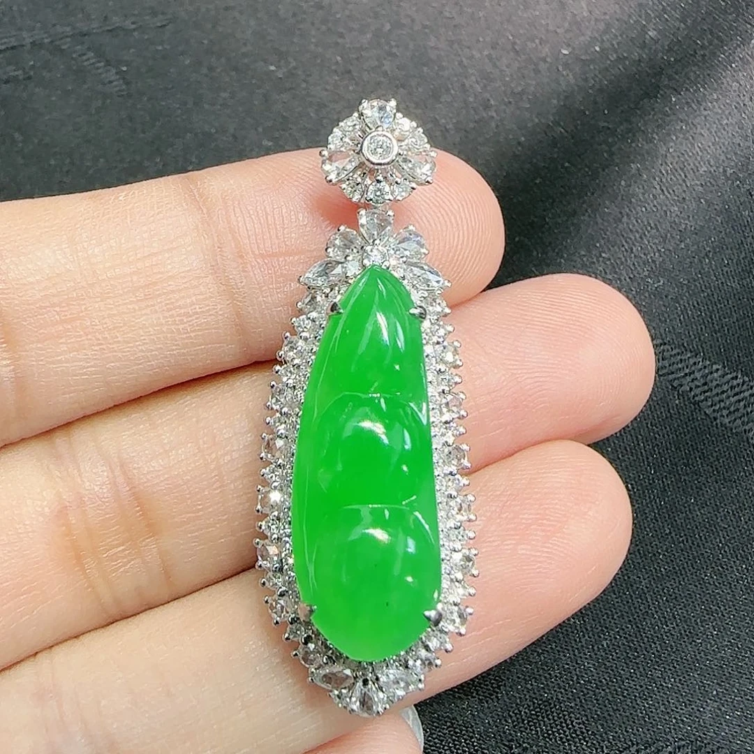 翡翠吊坠(不含链)18K金镶嵌