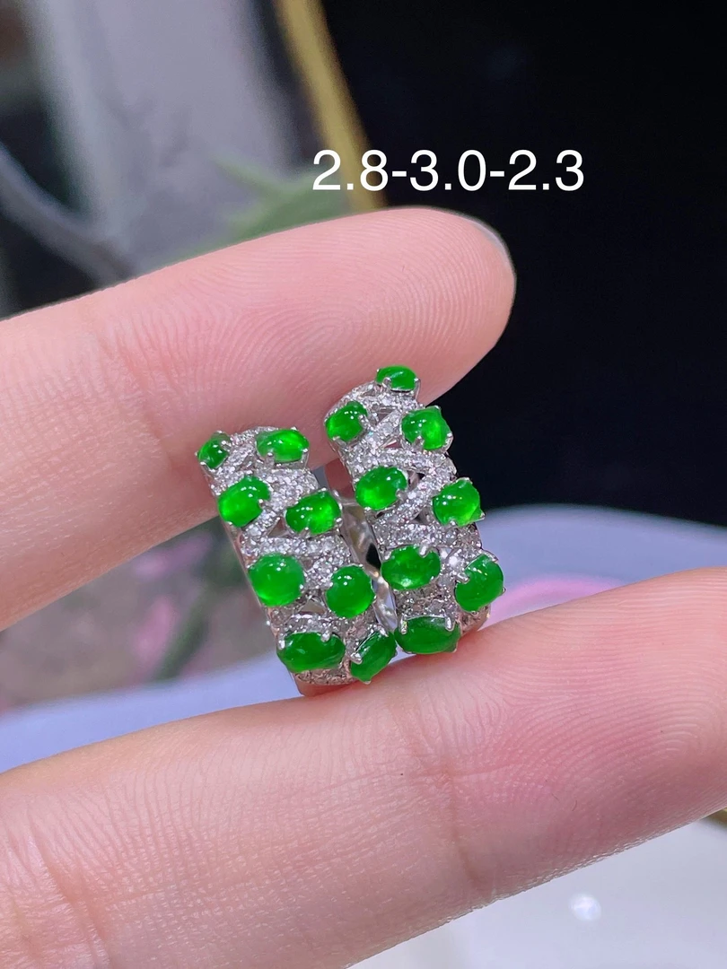 翠翠笙天然缅甸翡翠A货 满绿蛋面耳包 18k金镶嵌钻石  细腻水灵