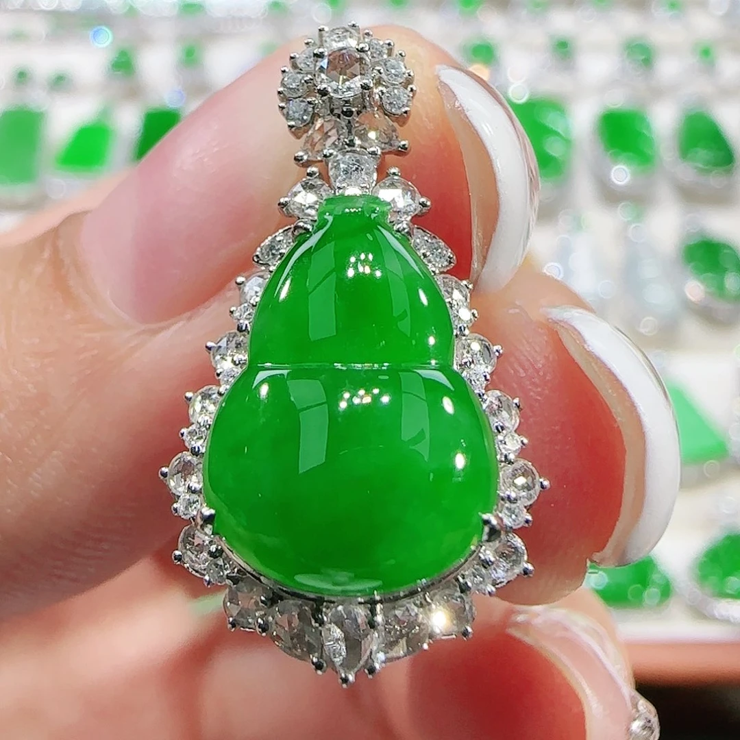 翡翠吊坠(不含链)18K金镶嵌