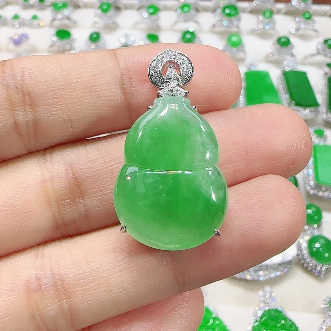 翡翠吊坠(不含链)18K金镶嵌