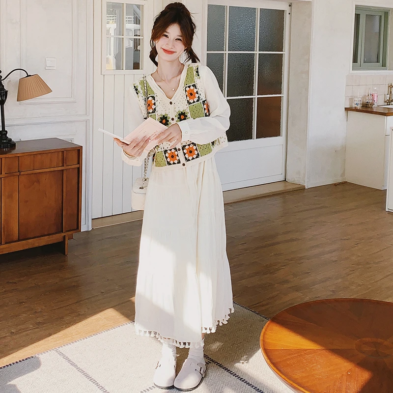 针织马甲+长袖白色连衣裙子两件套女士2024年新款法式V领仙女长裙