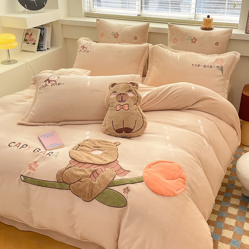 2024新卡皮巴拉牛奶绒毛绒贴布绣加厚保暖四件套加绒双面被套床单