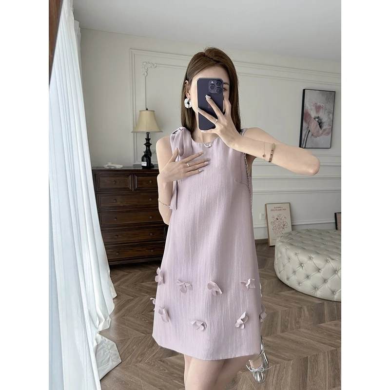 张涩涩 25SS“花海漫步”小个子Bi备 立体花朵系带无袖连衣裙