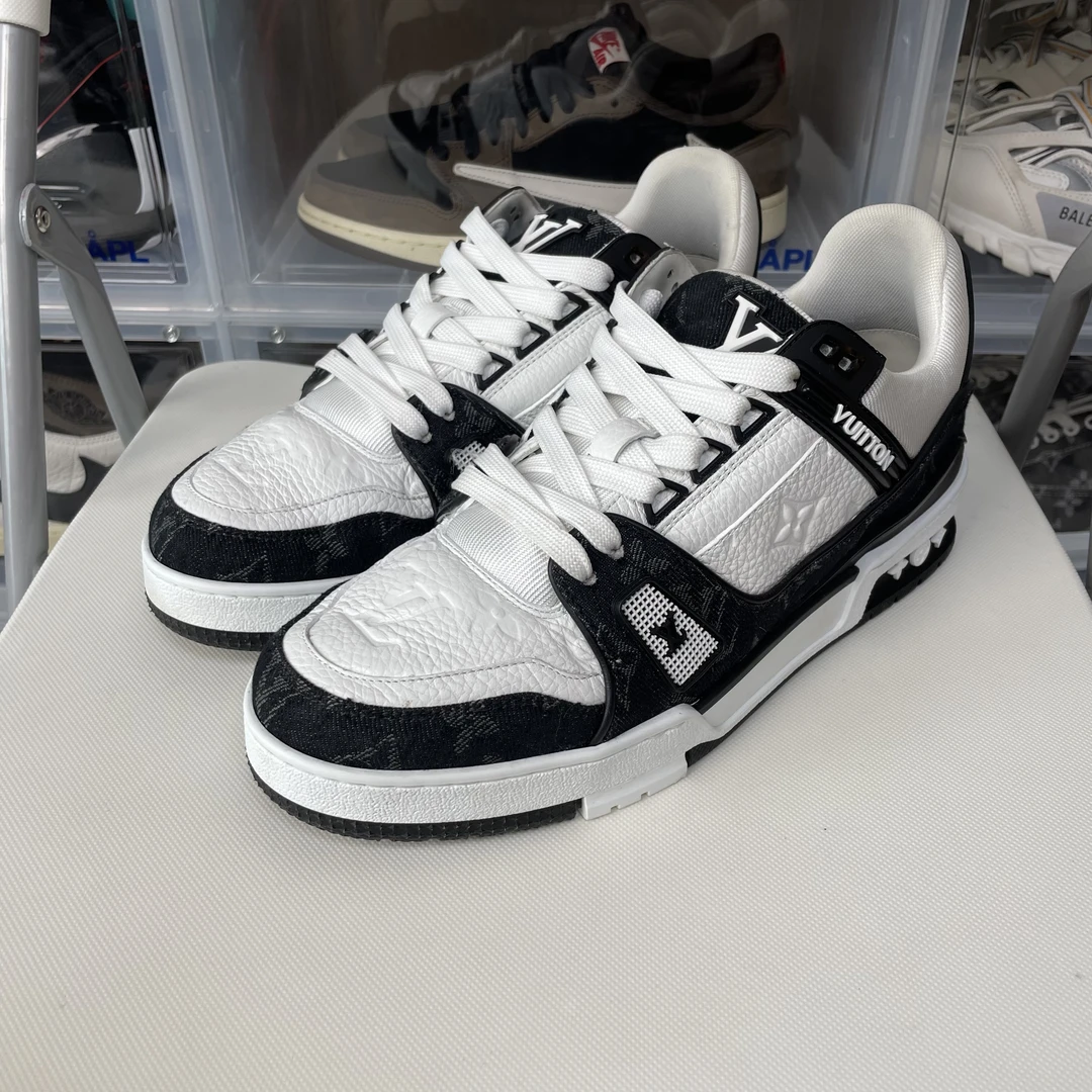 99新 40.5码 原盒 LV Trainer 熊猫 板鞋 公价8909