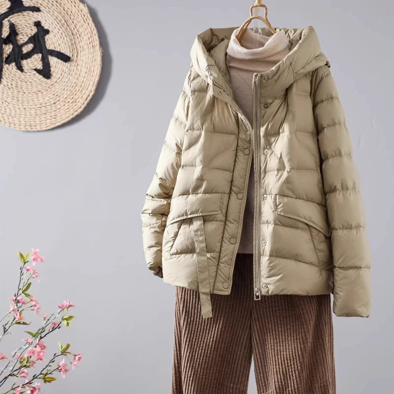欧洲站新款90白鸭绒轻薄羽绒服女短款时尚休闲宽松连帽保暖外套
