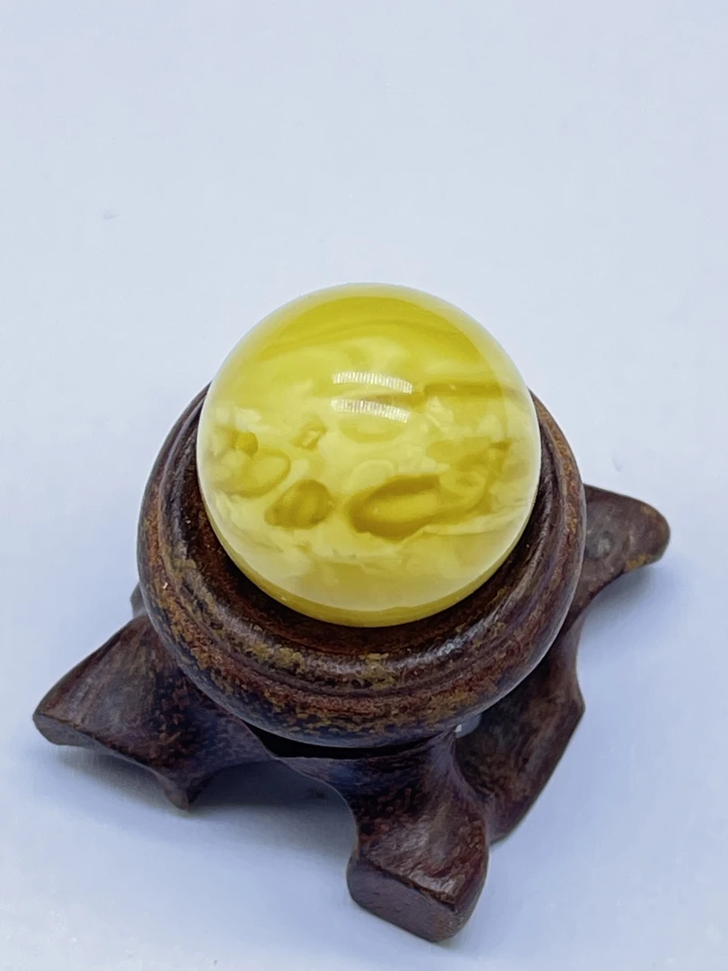 20.50mm直径俄料溶洞白花蜜蜡圆珠