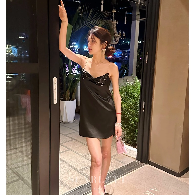 【4/11】你的呵呵 精致蝴蝶结性感金属吊带连衣裙