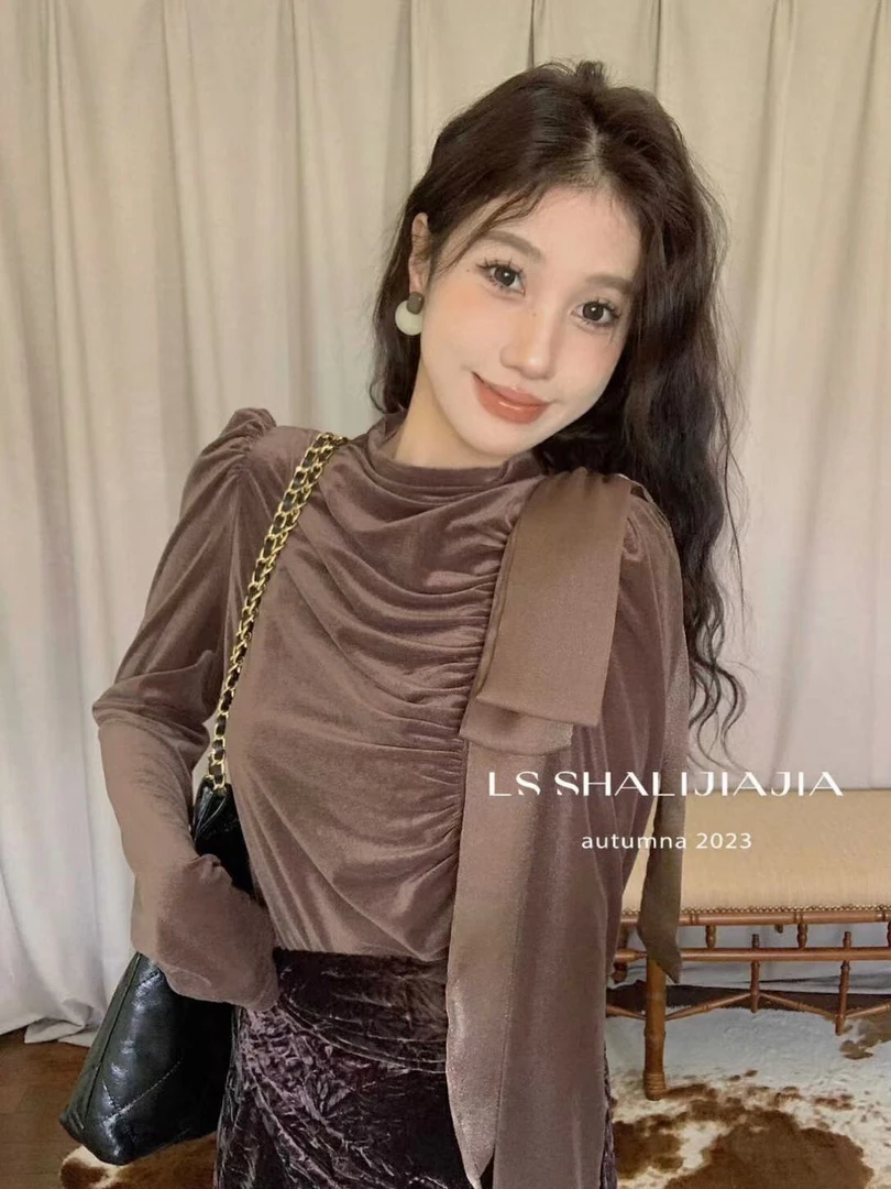 2023新款法式轻熟风蝴蝶结褶皱丝绒上衣修身显瘦泡泡袖洋气打底衫