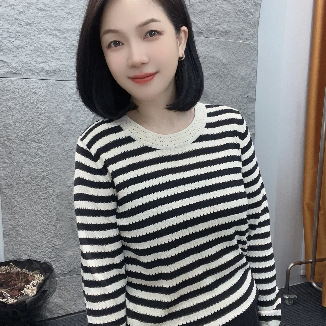 4440/4569秋季上新【大米家女装】圆领条纹挑孔设计经典百搭大上衣
