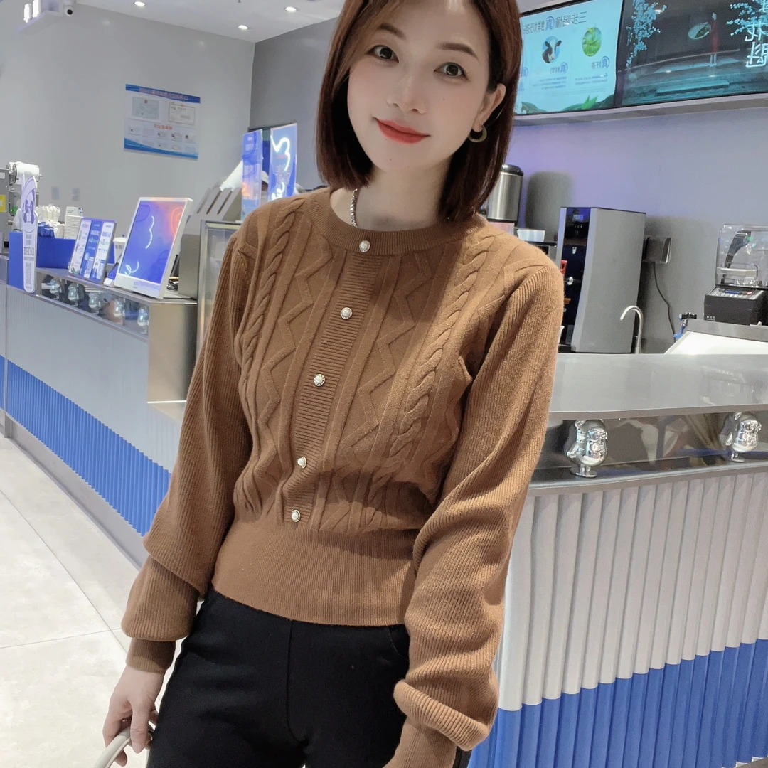 941秋季韩版气质减龄纯色设计感圆领长袖针织上衣女修身百搭时尚