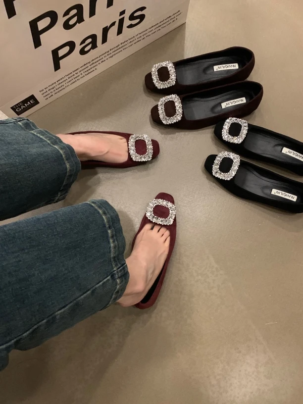 法式平底气质方头单鞋女鞋子2024春秋冬季方扣水钻高级感红色婚鞋