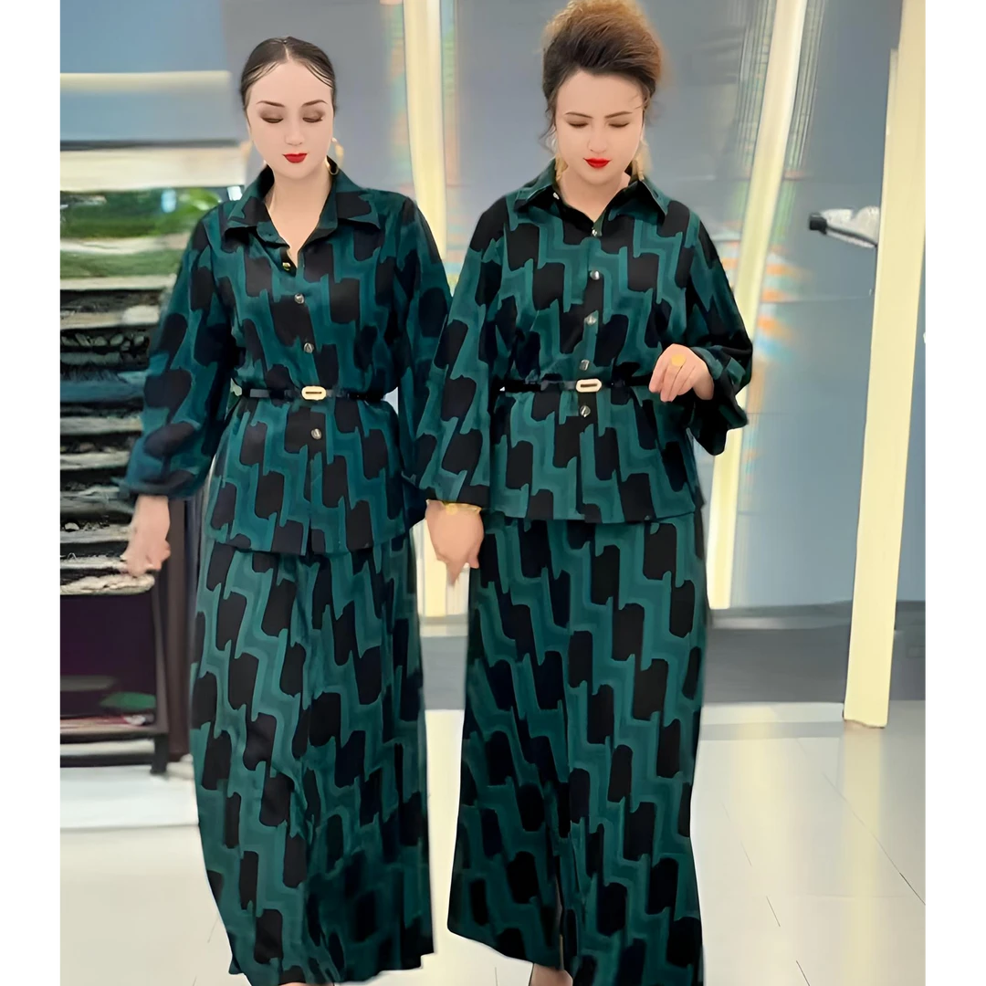 适配不同体重身高人群。时尚与包容并存，让每个人都能展现独特风采