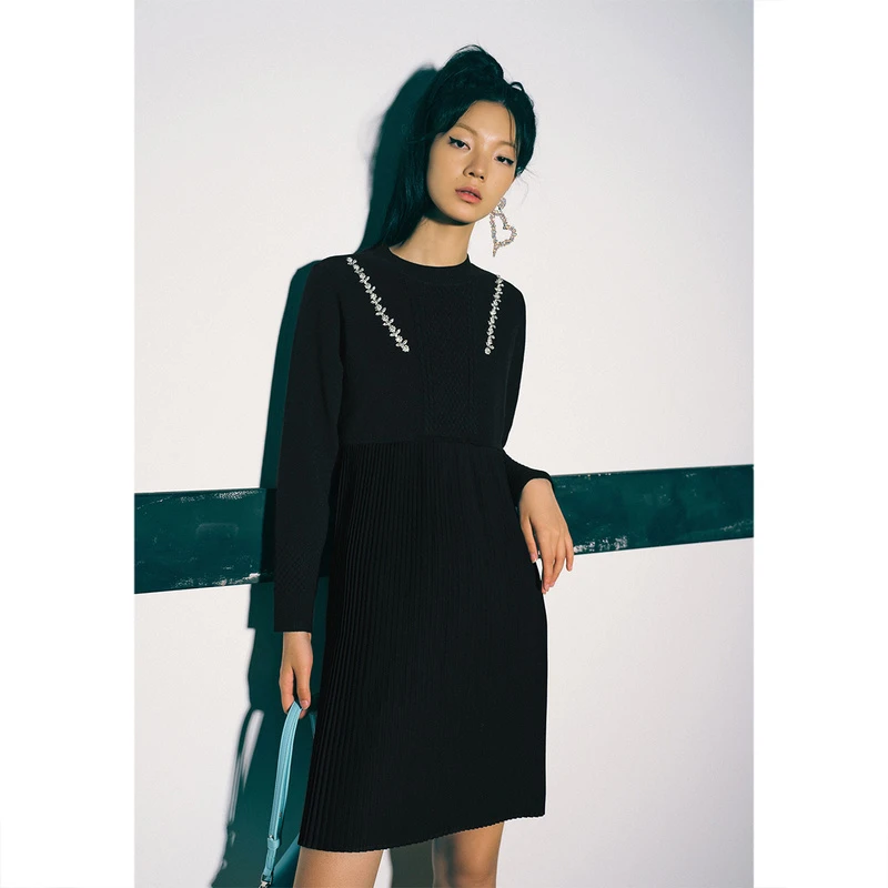 诗篇气质显瘦时尚休闲宽松百搭中长款高级黑秋款连衣裙6C32506190