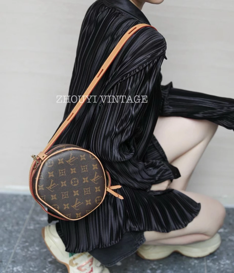 99新 LouisVuitton/路易威登 现代款软圆饼小号单肩包斜挎包