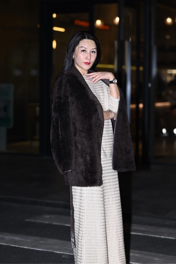 及腰带款皮毛一体长度75