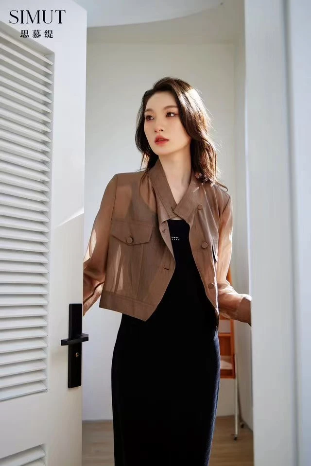 思慕缇防晒短款轻薄外套上衣女外套长袖时尚休闲百搭宽松气质