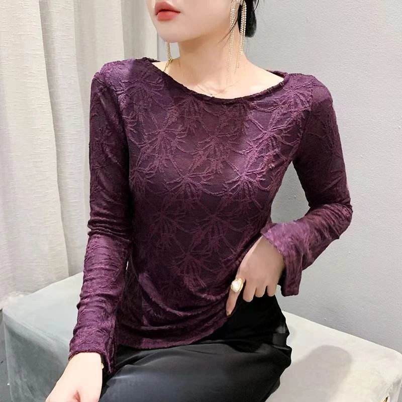 【婉儿】刺绣提花薄款喇叭袖秋季新款修身显瘦打底上衣