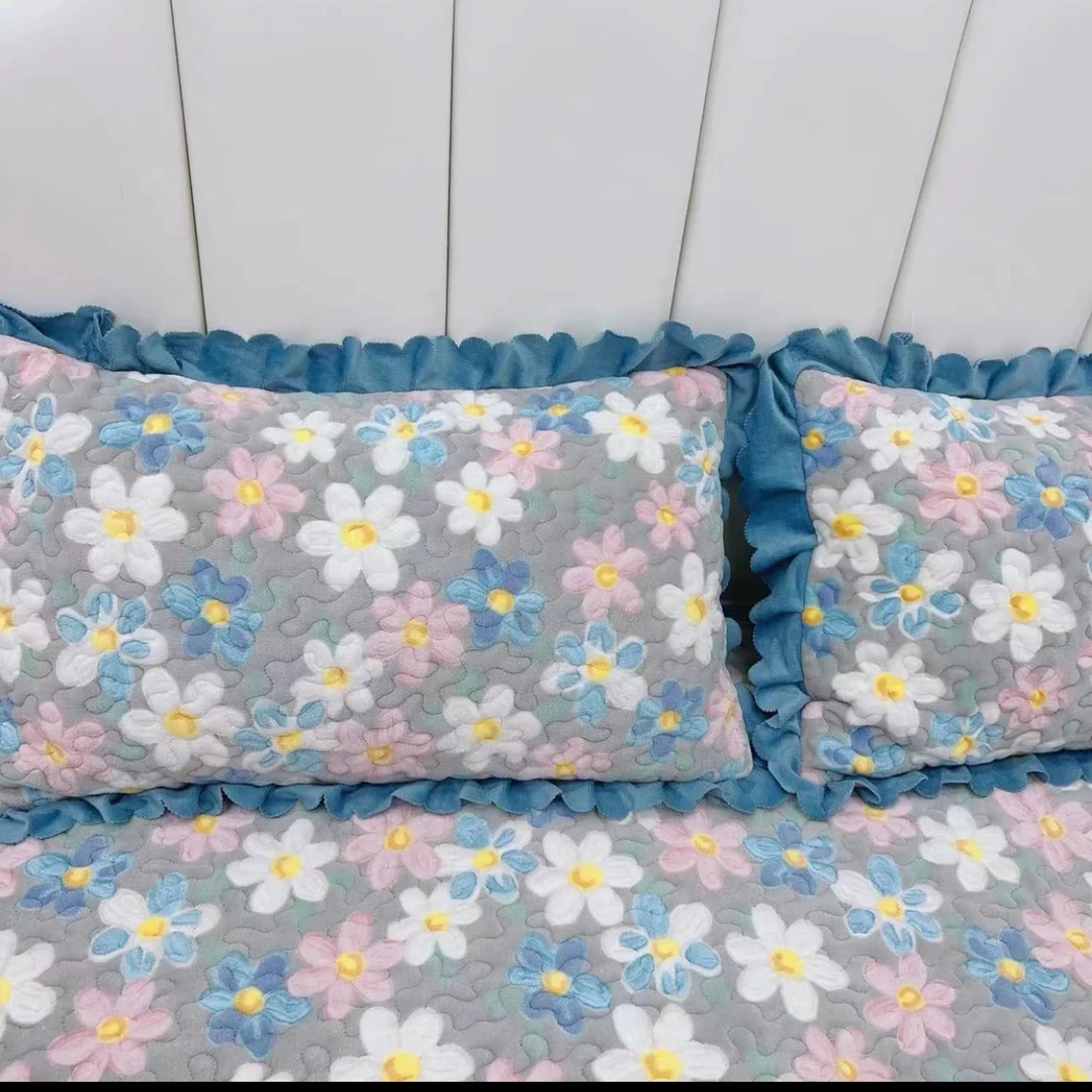 《宝宝绒枕套》床盖同款牛奶绒绗绣  枕套（48*74cm一对装） 加厚双面