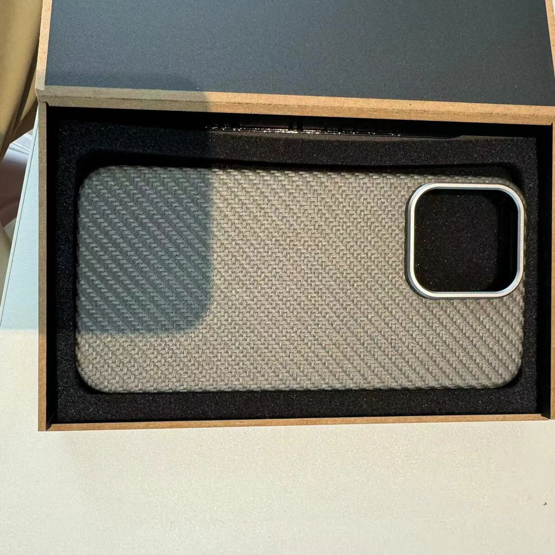 15pro Max【瑕疵】银灰全包磁吸16