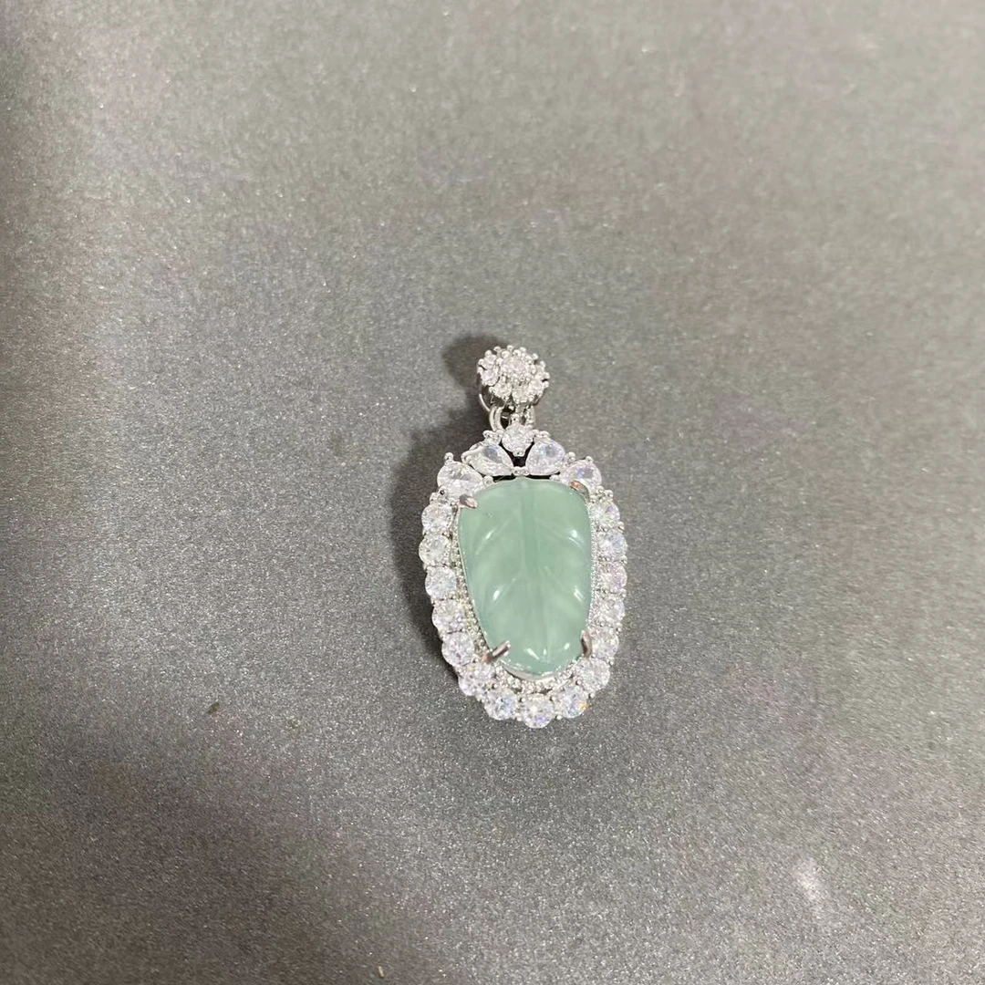 D108精美气质翡翠吊坠多样性发一件赠链