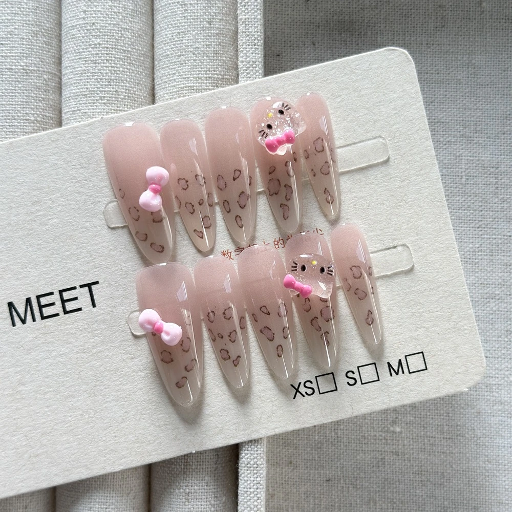 【VeryMeet-穿戴甲】凯蒂猫长杏仁可爱俏皮豹纹款简约美甲贴片40