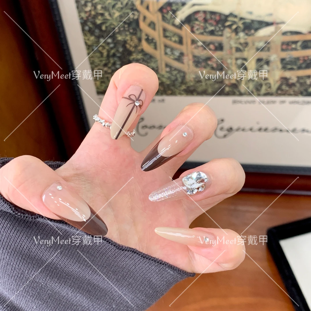 VeryMeet半手工穿戴甲秋冬新款法式长杏仁美拉德风蝴蝶结美甲64