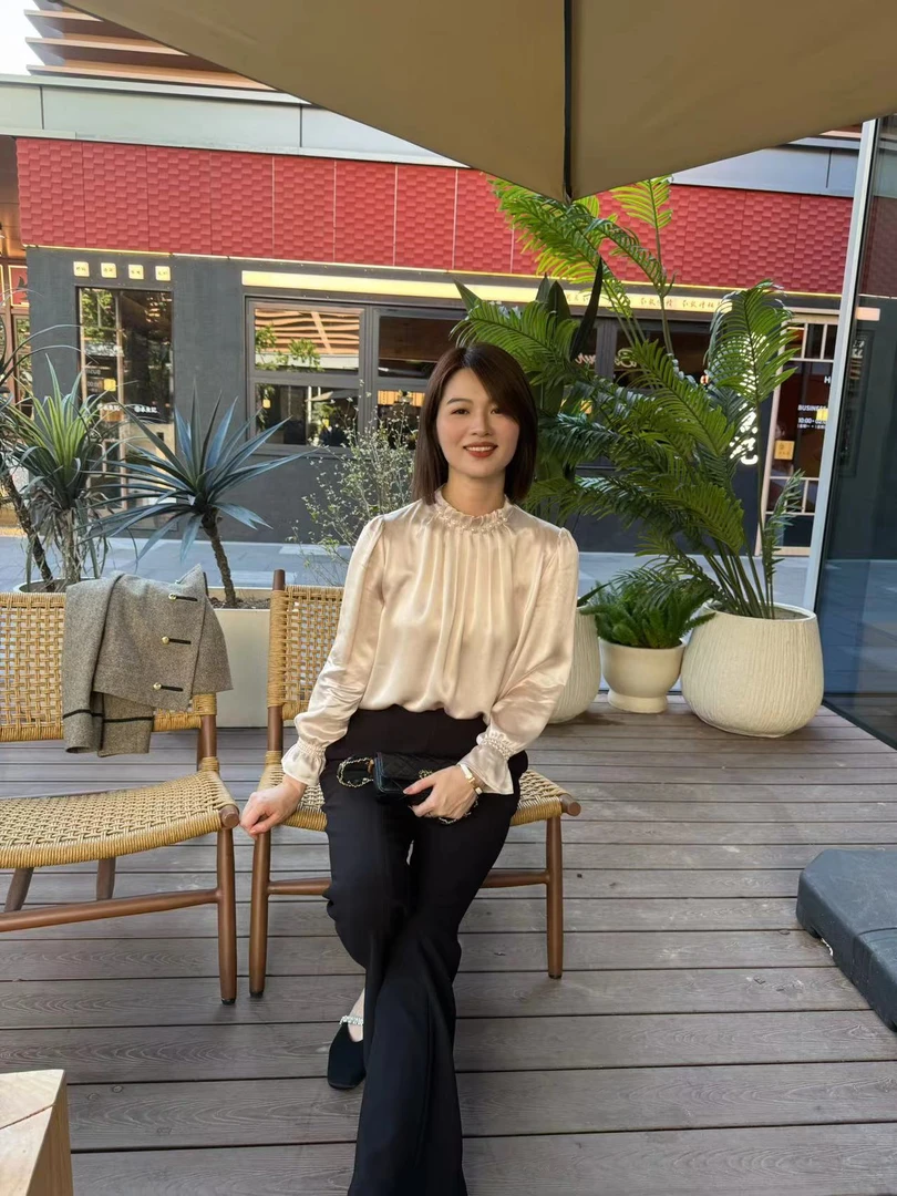 YOYO CROWN 2025新款【进口三醋酸】珍珠衬衫法式高级感新款