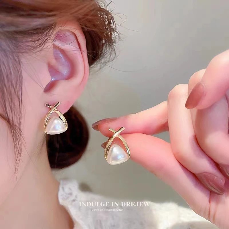 铁合金耳饰 气质轻奢法式耳环简约复古小众耳钉冷淡风素款设计感