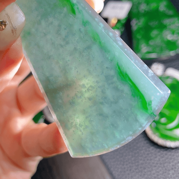 翡翠颈饰未镶嵌30，