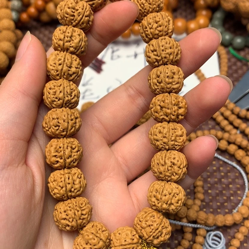 六瓣凹底梅花单圈手持14mm金刚菩提手串