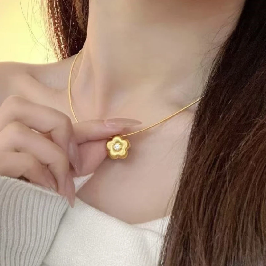 铜合金项链 复古拉丝梅花花瓣锆石花蕊项链