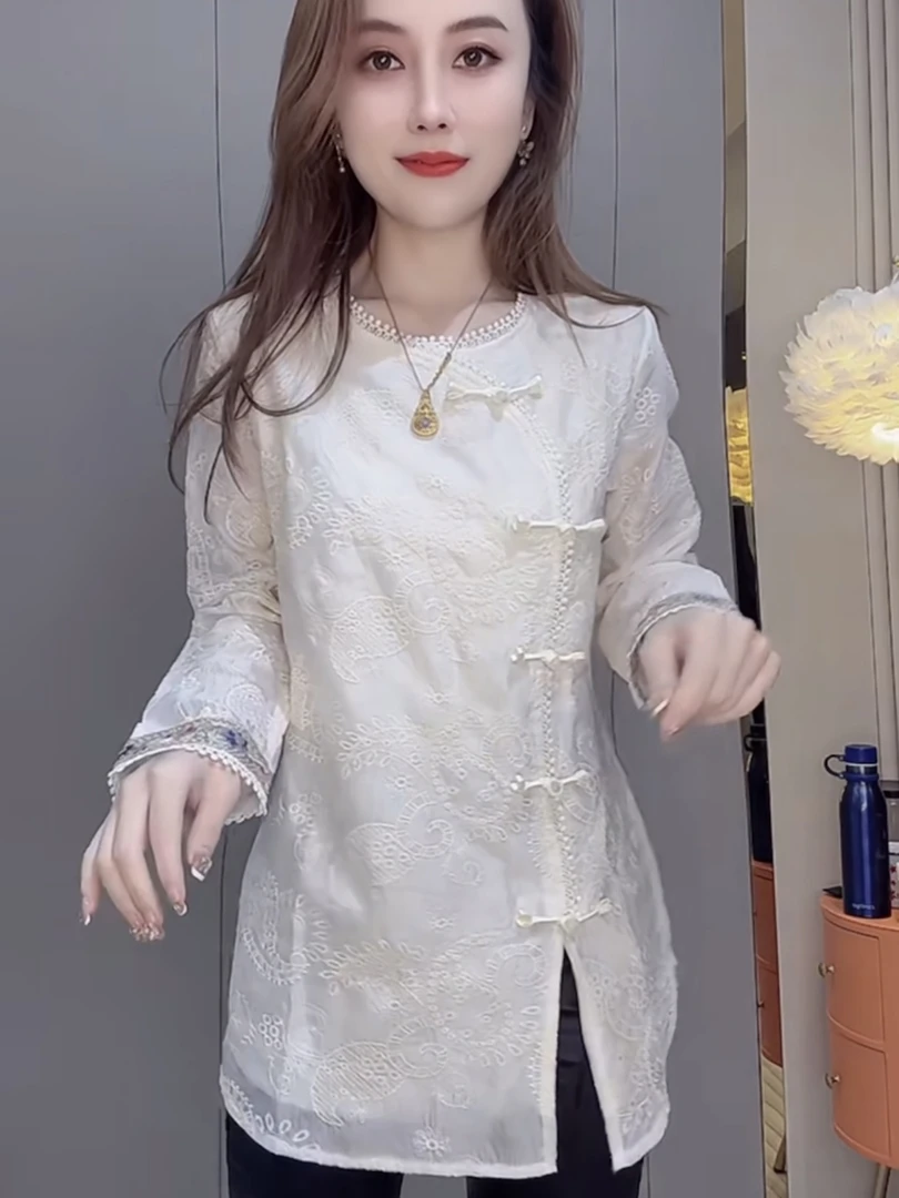 重工国风洋气衬衫女2024年冬季新款盘扣圆领刺绣花开叉纯色小衫潮