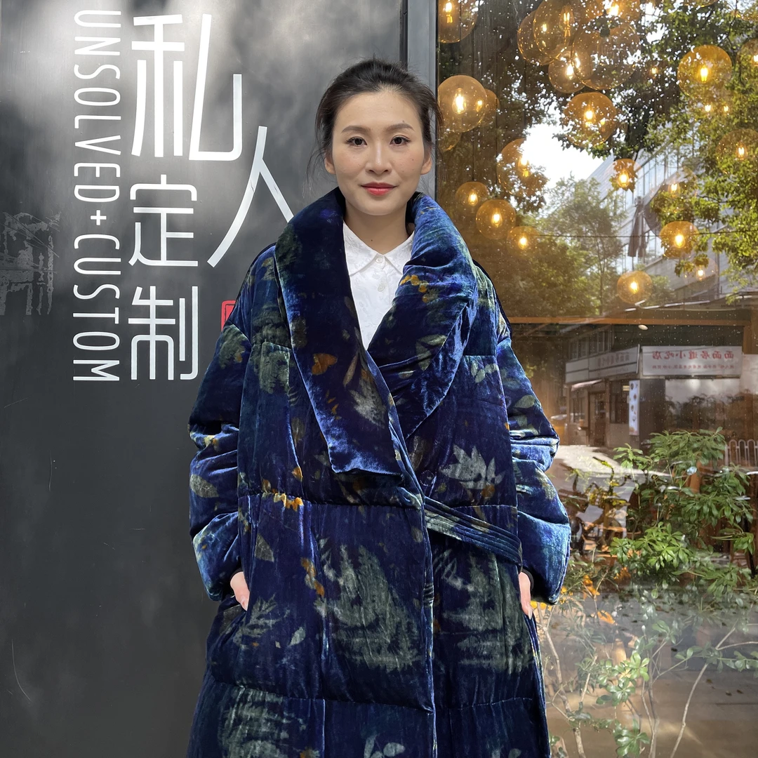 蓝色印花丝绒时尚阔版大码女装白鹅绒长款鹅绒服保暖秋冬加厚加长