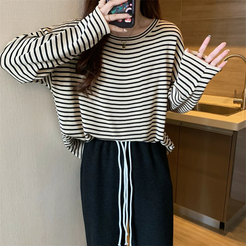 秋韩版百搭宽松条纹打底圆领套头针织长袖T恤女