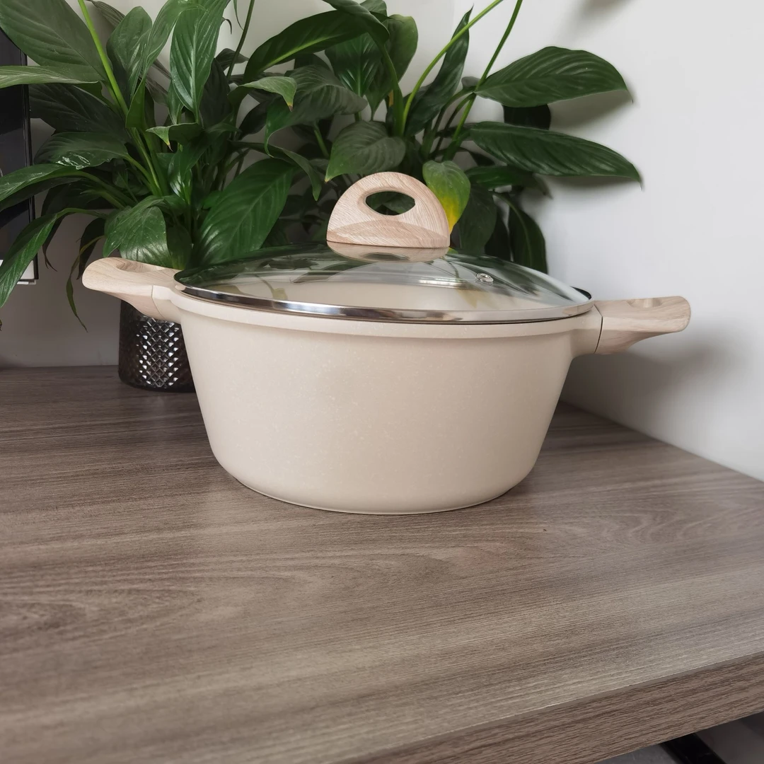 24cm小卡汤锅米白色新款尾单有盖高颜值不粘多功能料理锅微瑕疵