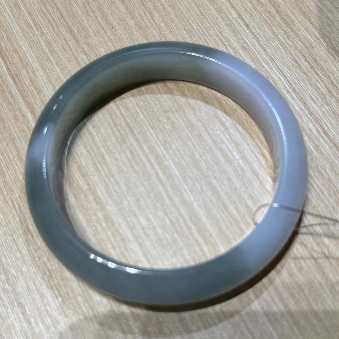 飘云浅浅翡翠手镯