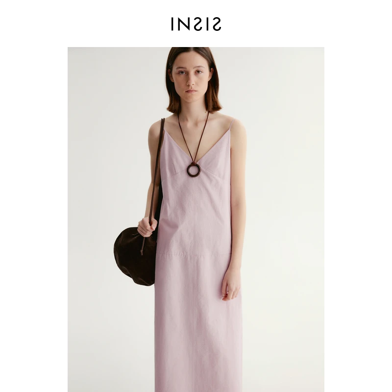 INSIS FEMME法式肌理匹马棉棉季V领吊带直身连衣裙女FN24224030